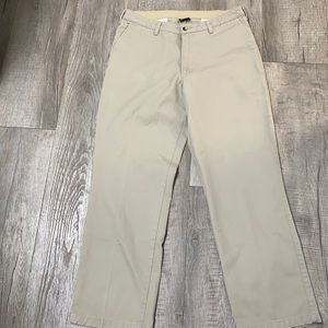 Wrangler Riata Khaki Flat Front Sz 36W x 32L